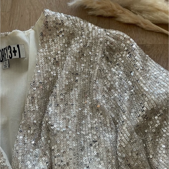 12th Tribe Champagne Sequin Dress Size Small (4-6) - Picture 7 of 7